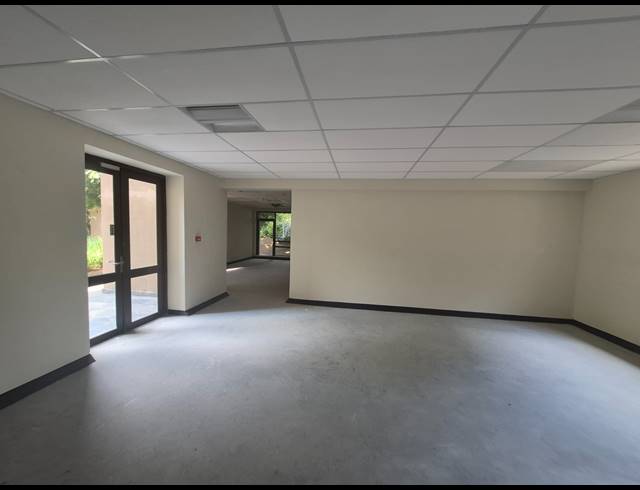 2,245M² OFFICE TO LET IN PARKTOWN